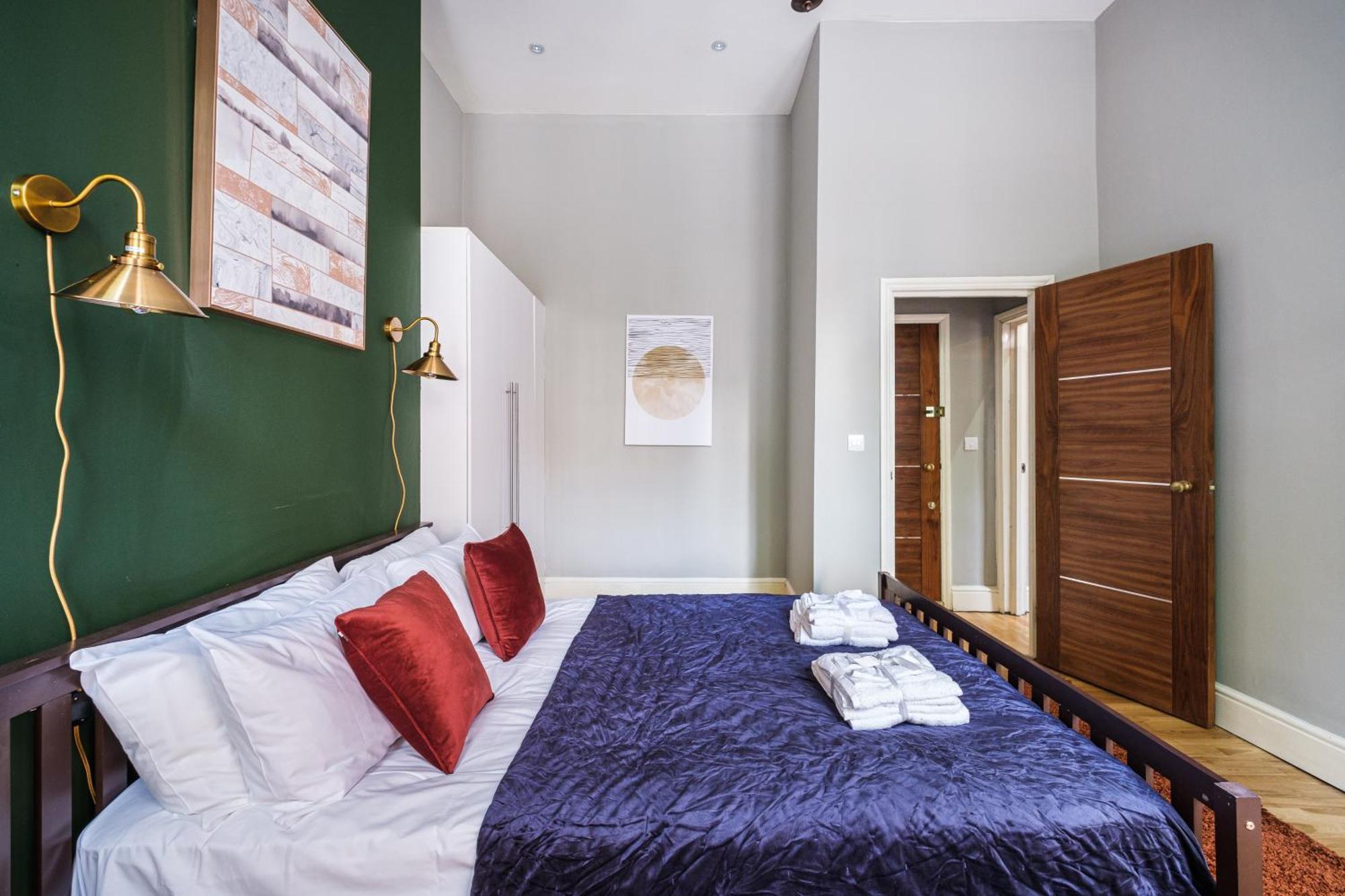 Sunny Corner Apartment In Center Of London Eksteriør billede